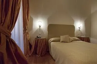 Relais Al Senato Bed & Breakfast Rome 3*,